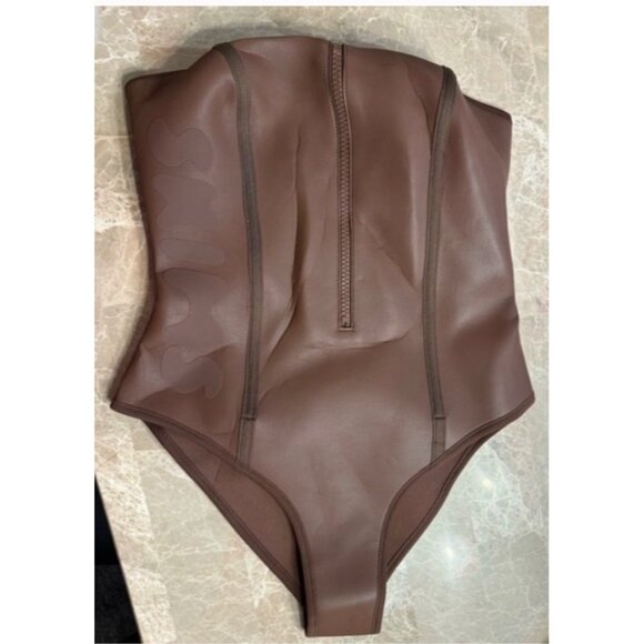 Skims Strapless Brown Sculpting One-Piece Swimsuit With Front Zipper Xtra-Life S - Picture 2 of 11